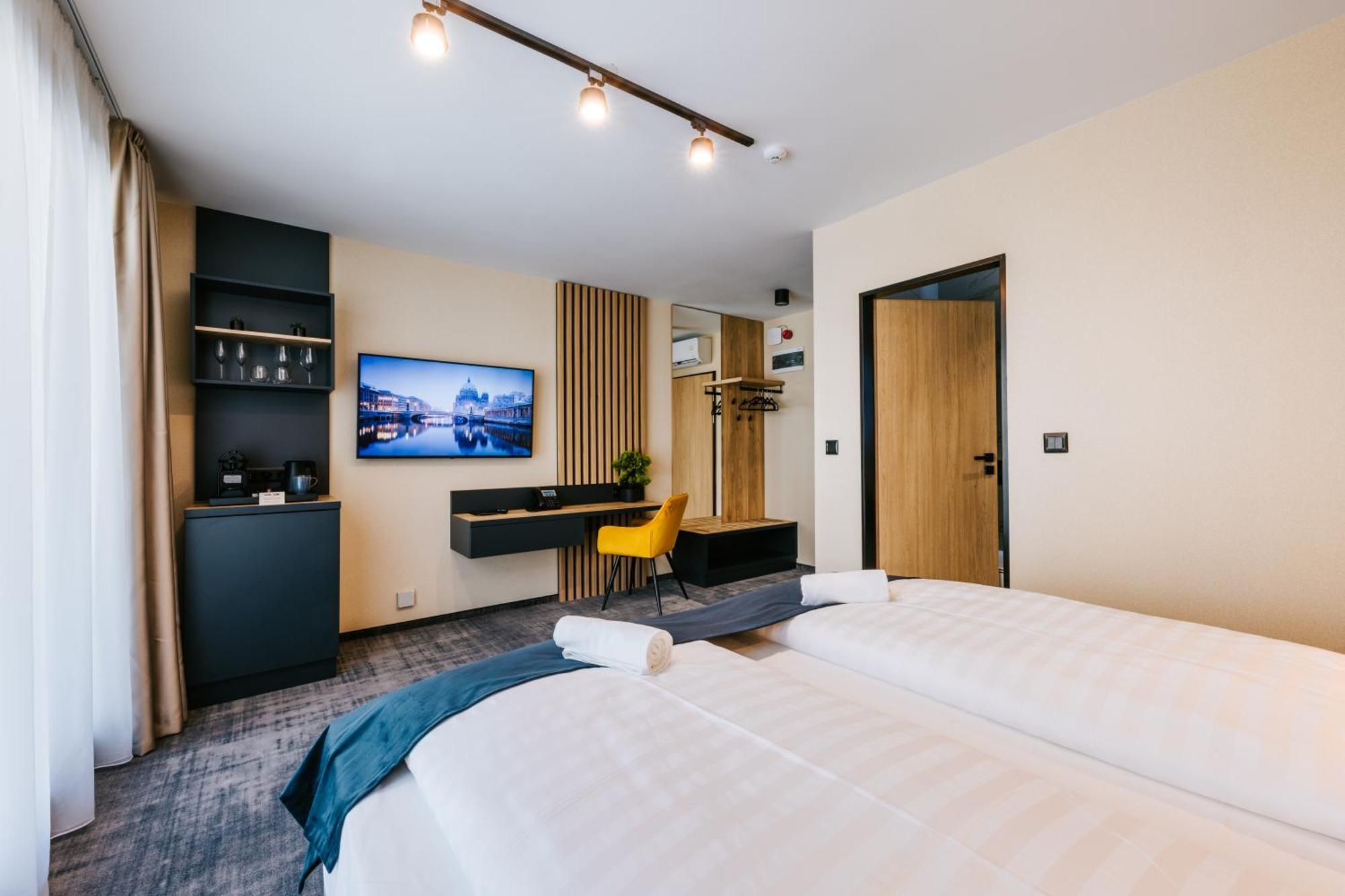 Hotel Auris セゲド エクステリア 写真