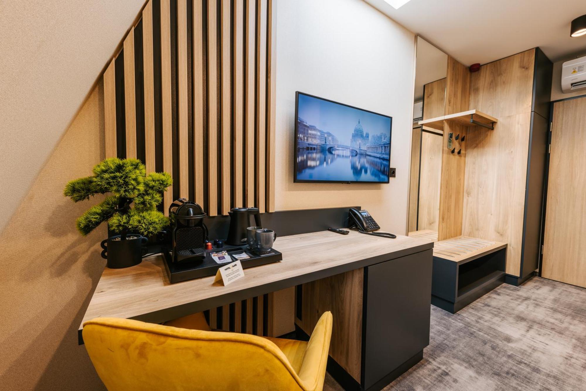 Hotel Auris セゲド エクステリア 写真