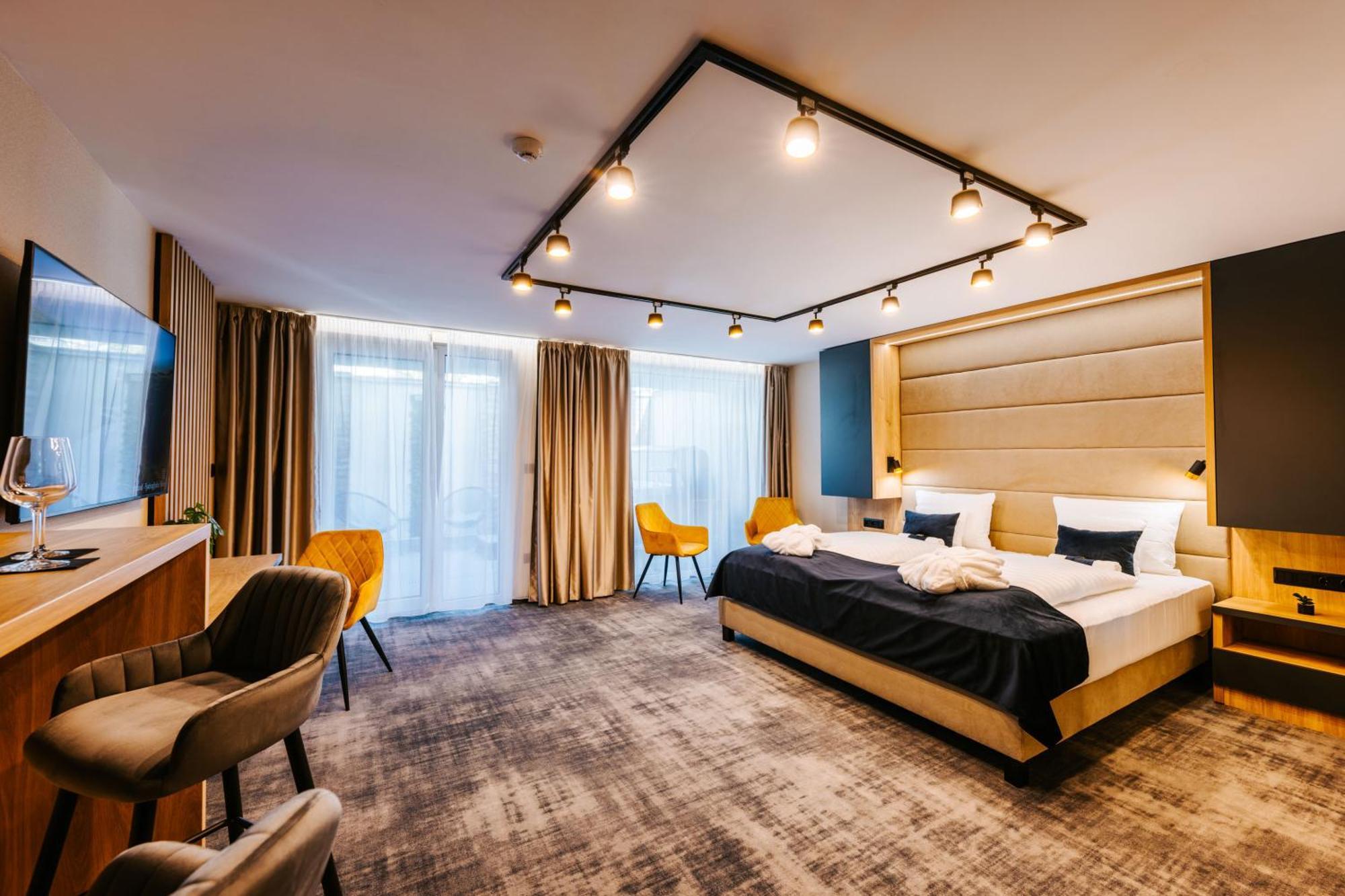 Hotel Auris セゲド エクステリア 写真