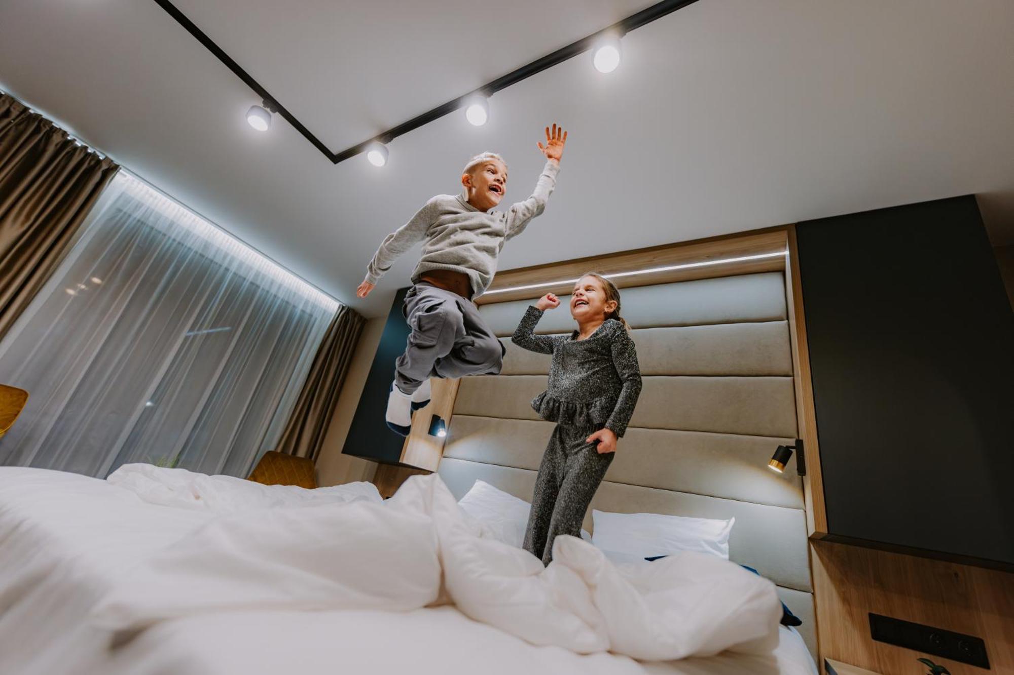 Hotel Auris セゲド エクステリア 写真