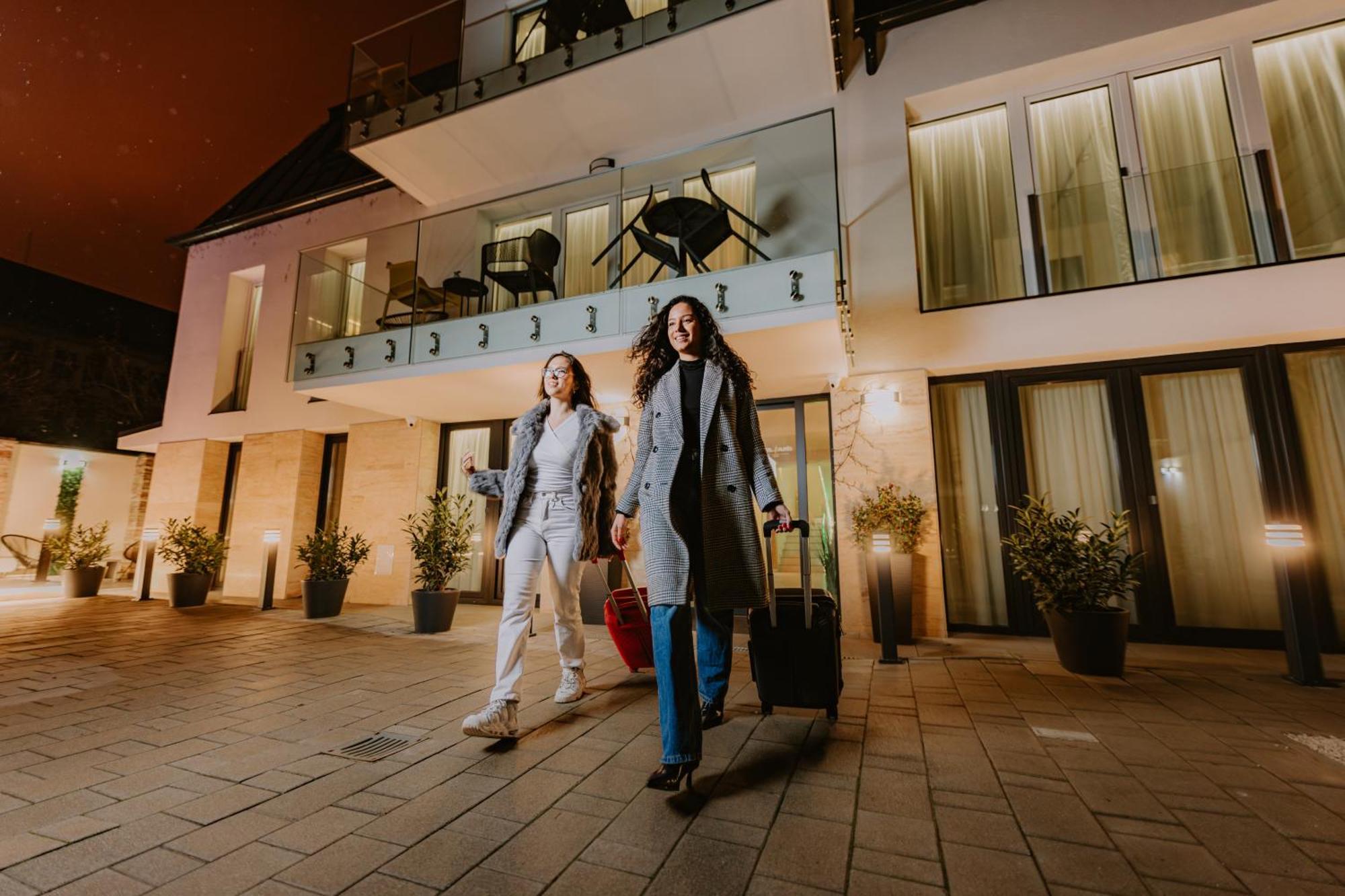Hotel Auris セゲド エクステリア 写真